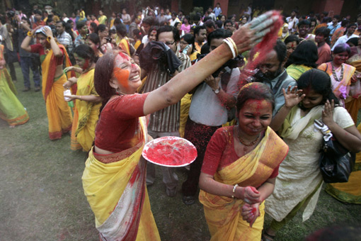ӡȼӠ y(tng)(ji) “Holi”(ji) ʢĹ(ji)